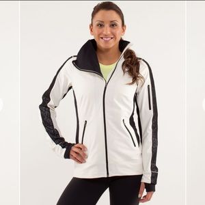 Lululemon Women’s Run Draft Dodger Jacket (Polar Cream) Size 4